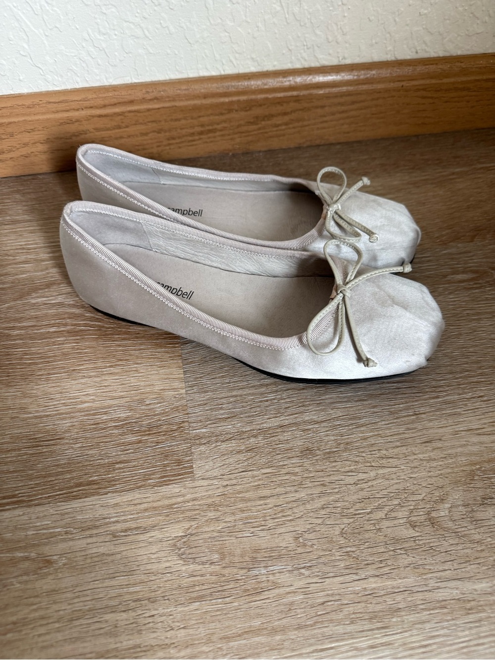 Jeffery Campbell Ballerina Ballet Flats Size 7.5 Silver Satin Slip On Bow